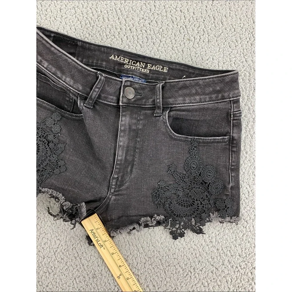 American Eagle Hi-Rise Shortie Black Lace Applique Denim Shorts Stretch   Size 8